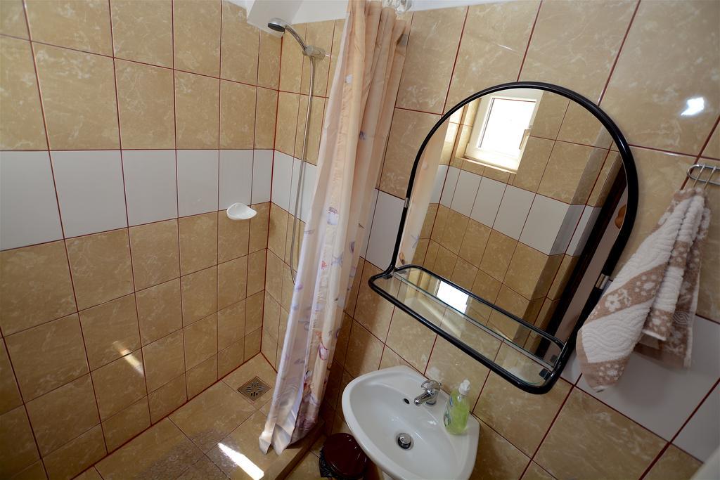 Tornácos Vendégház Vlahita Exterior foto