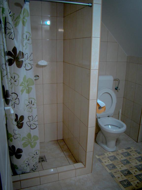 Tornácos Vendégház Vlahita Exterior foto