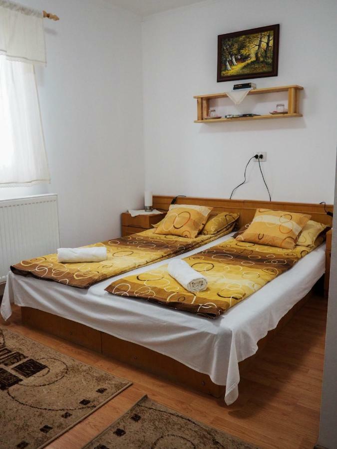 Tornácos Vendégház Vlahita Exterior foto